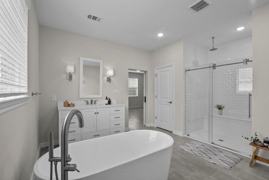 Spa-like primary bath (*Photo not of actual home and used for illustration purposes only.)