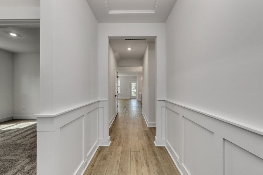 Spacious, unfurnished interior of a new home in Arcadia, Myrtle Beach (Image 19).