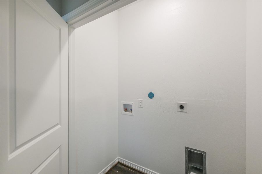 Spacious, unfurnished interior of a new home in , Houston (Image 38).