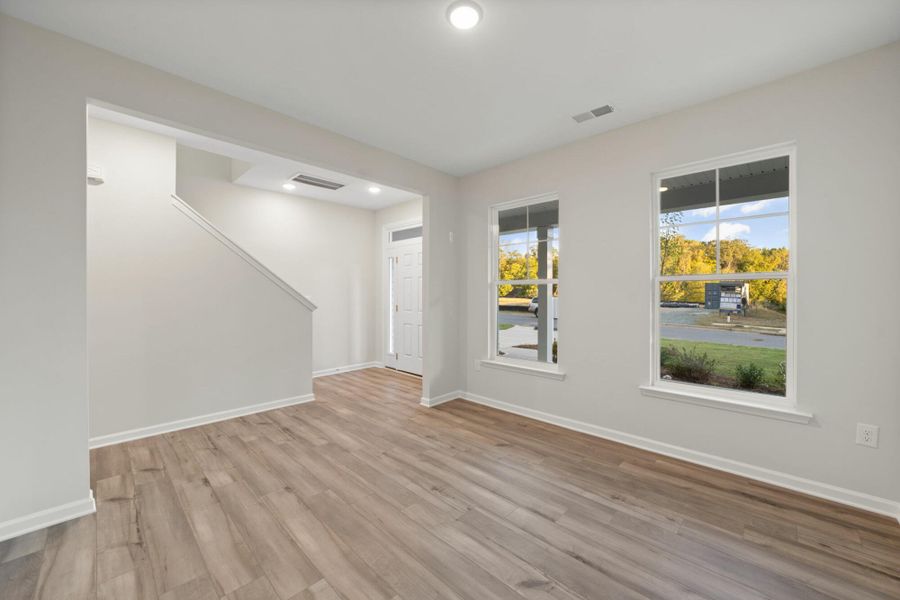Spacious, unfurnished interior of a new home in Chandler Ridge, McLeansville (Image 16).