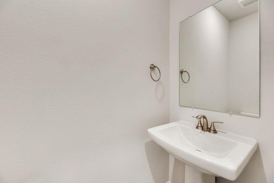 Close-up of interior finishes inside a home in Bayside, Rowlett (Image 16).