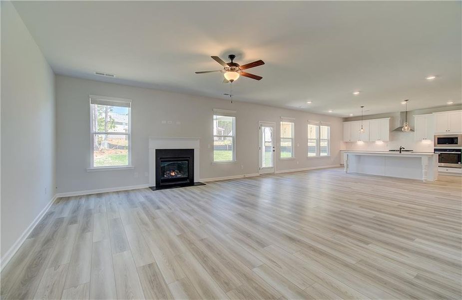 Spacious, unfurnished interior of a new home in Grandview at Millers Mill, Stockbridge (Image 16).