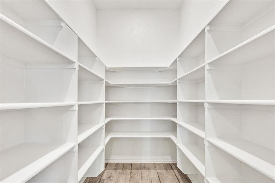 Spacious, unfurnished interior of a new home in Sonoma Verde, McLendon-Chisholm (Image 29).