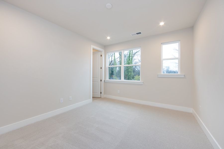 Spacious, unfurnished interior of a new home in Context at Oakhurst, Charlotte (Image 30).