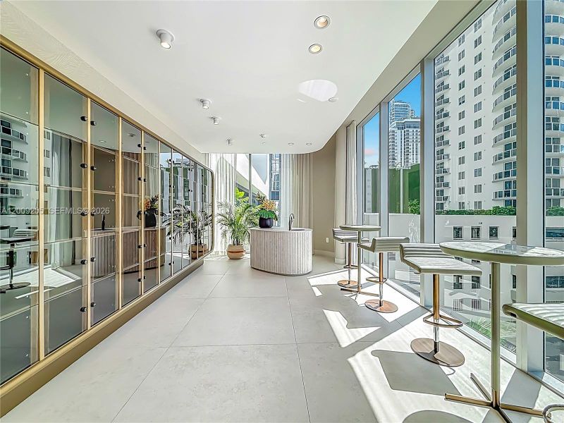 Condo located in Miami, FL showcasing its design and architecture (Image 27).