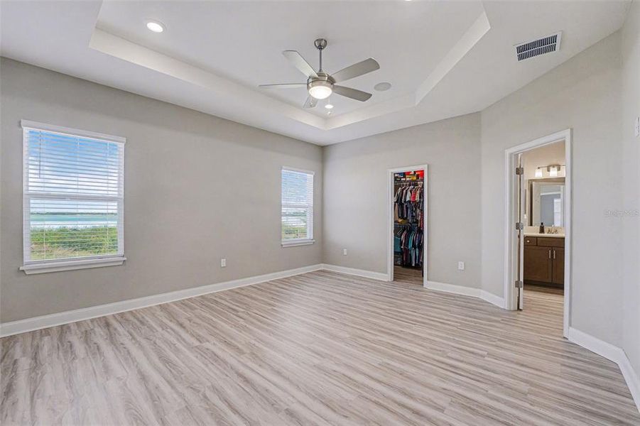 Spacious, unfurnished interior of a new home in , Lake Alfred (Image 28).