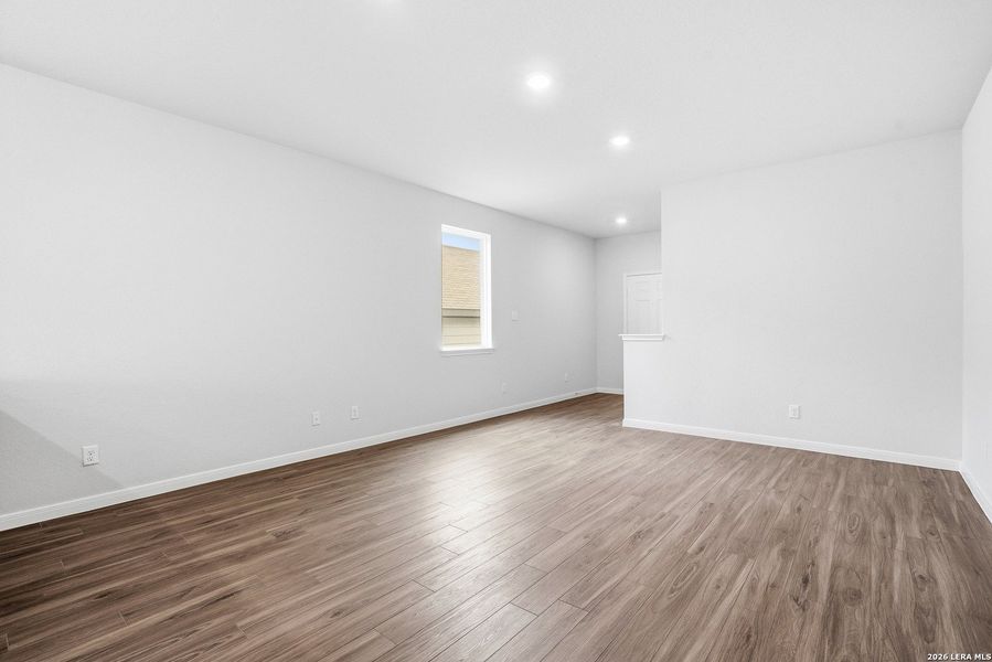 Spacious, unfurnished interior of a new home in Hickory Ridge, Elmendorf (Image 14). Spacious, unfurnished interior of a new home in Hickory Ridge, Elmendorf (Image 14).