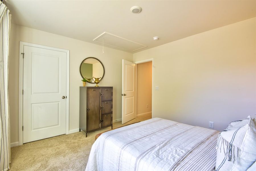 Representative furnished interior of a home built from the HAYDEN by D.R. Horton in Raven Ridge, Lexington (Image 41).