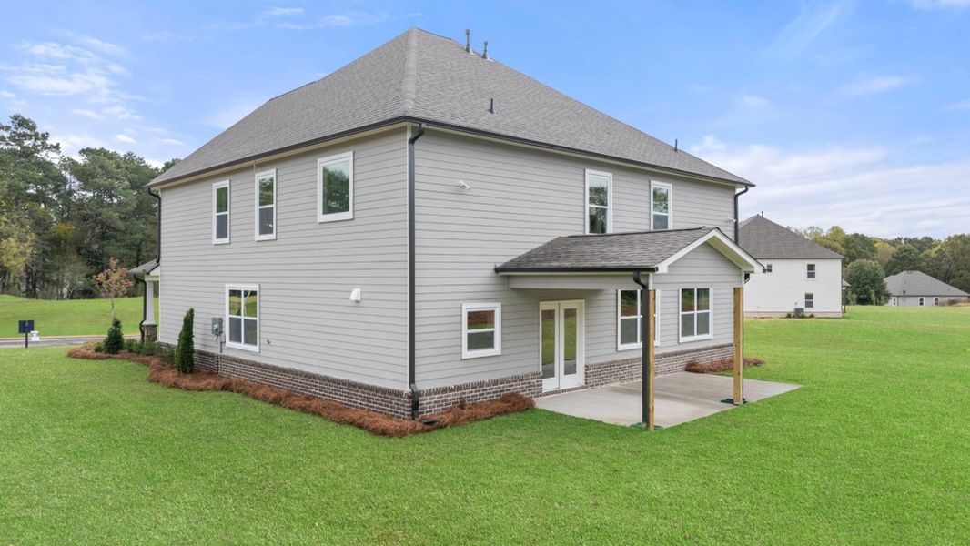 Representative exterior details of a home built from the GRAYSON by D.R. Horton in Haven Abbey, Cumming (Image 23).