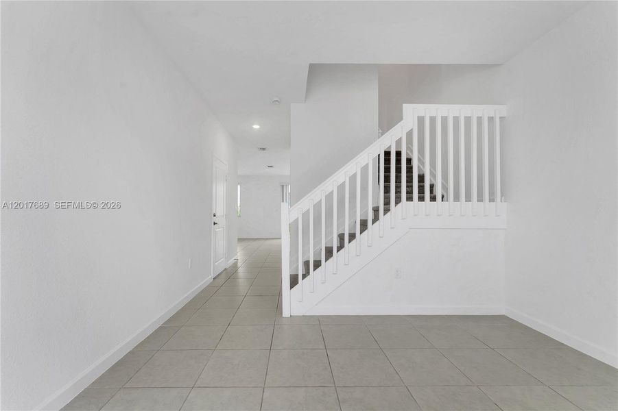 Spacious, unfurnished interior of a new home in , Homestead (Image 20).