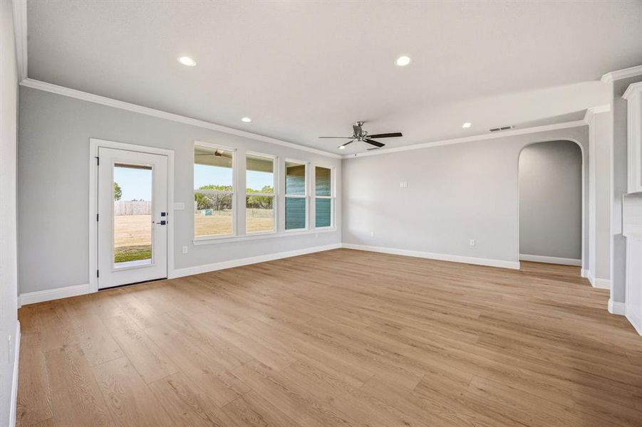Spacious, unfurnished interior of a new home in , Glen Rose (Image 23).