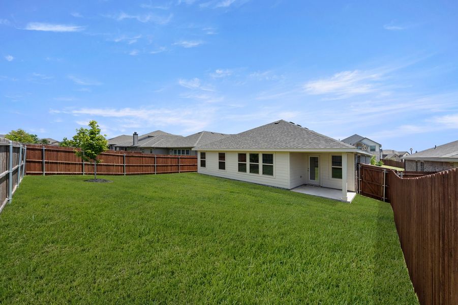 Front exterior of a new home in De Berry Reserve, Royse City, TX, highlighting curb appeal (Image 27).
