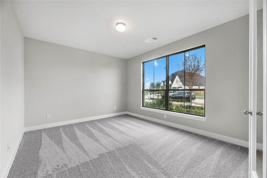 Spacious, unfurnished interior of a new home in Cross Creek West, Fulshear (Image 20).