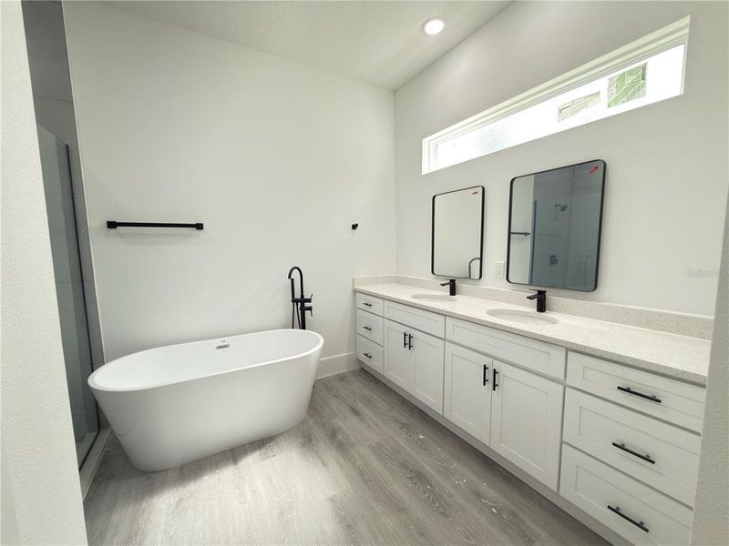 Furnished interior view inside a new home in , Ocala (Image 8).