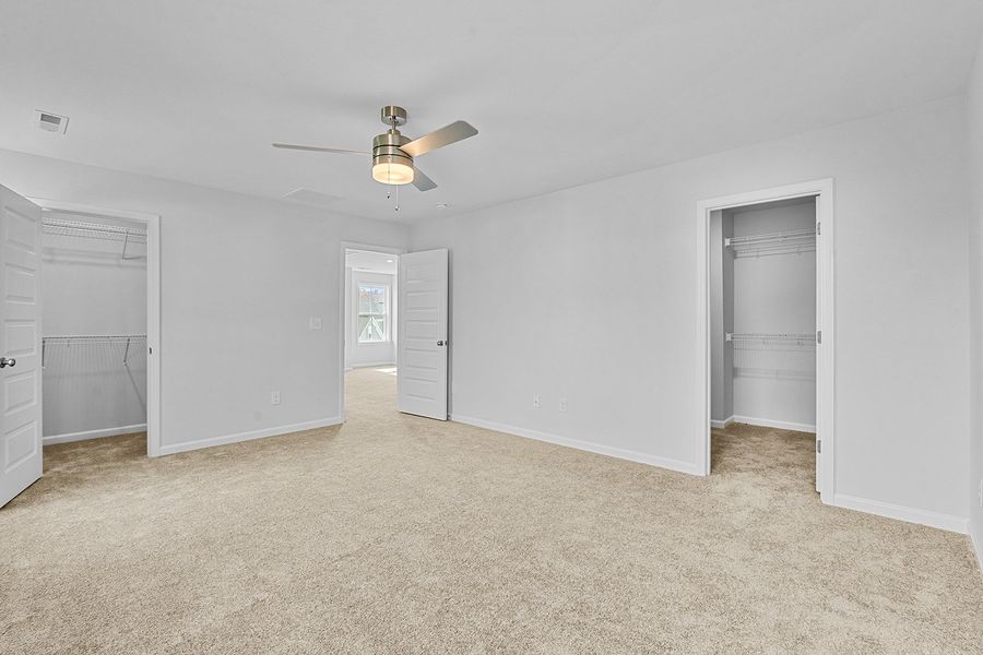 Spacious, unfurnished interior of a new home in Hanes Lake, Winston-Salem (Image 30).