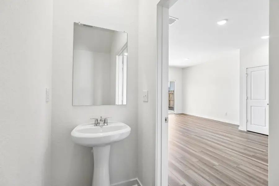 Image 20 of a home in Pinckney Place.