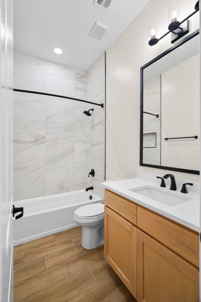 Furnished interior view inside a new home in Verdancia, El Paso (Image 7).