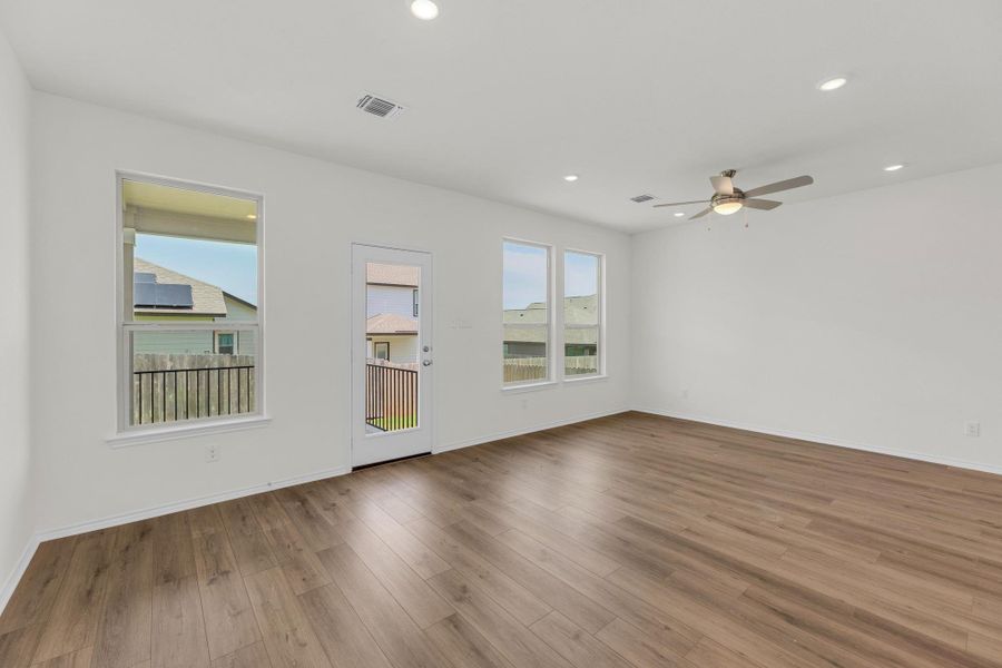 Spacious, unfurnished interior of a new home in Sonterra - Cool Water, Jarrell (Image 16).