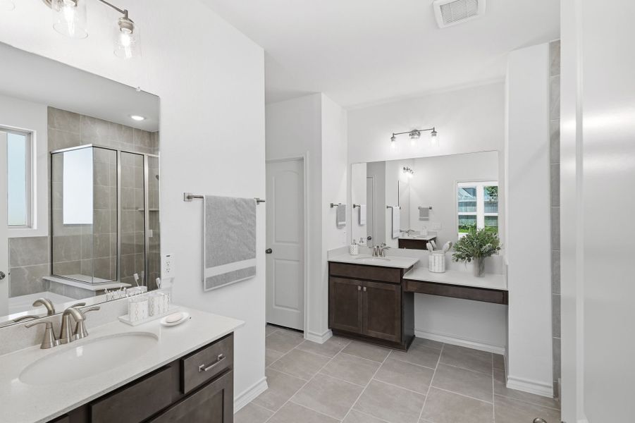 Furnished interior view inside a new home in Bison Ridge, San Antonio (Image 9). Furnished interior view inside a new home in Bison Ridge, San Antonio (Image 9).
