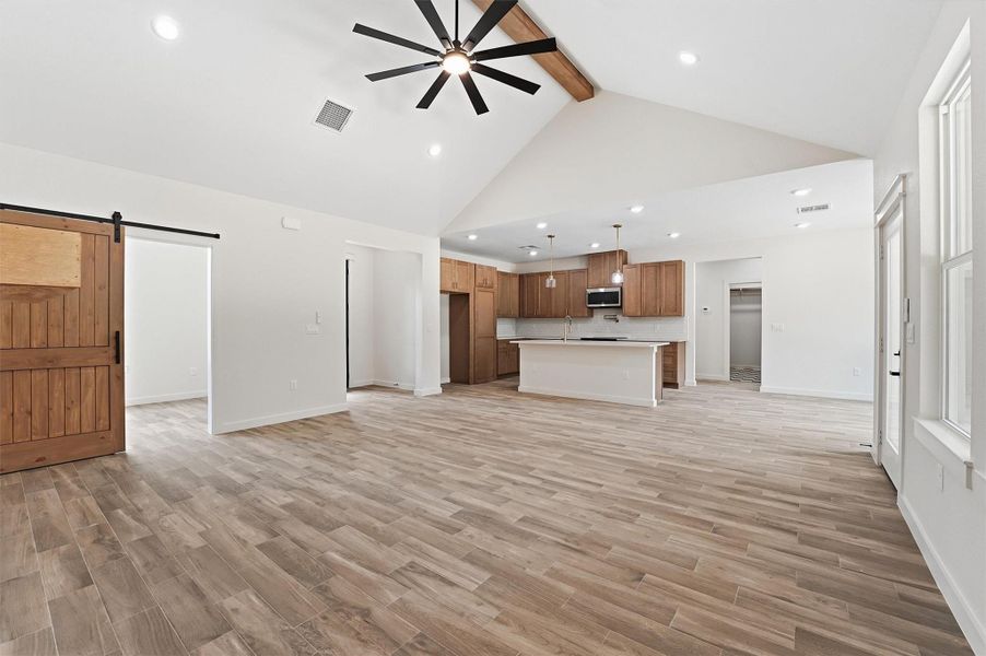 Spacious, unfurnished interior of a new home in , Conroe (Image 15).