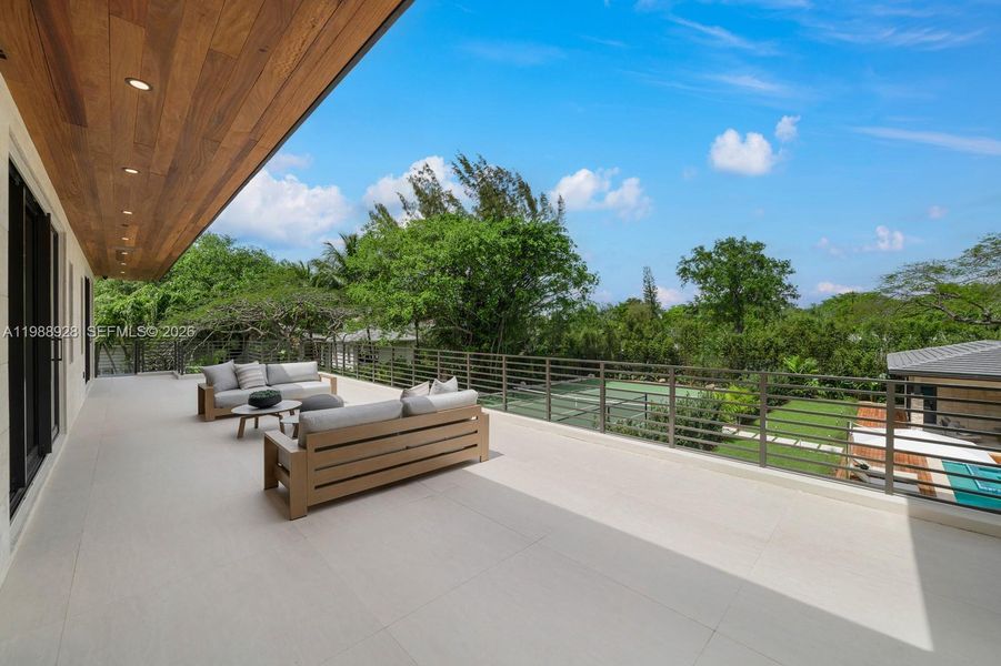 Exterior details and patio area of a home in , Miami (Image 30).