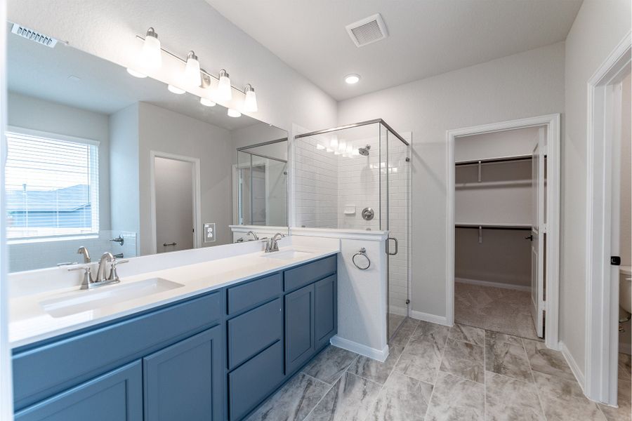 Furnished interior view inside a new home in Homestead, Schertz (Image 8).