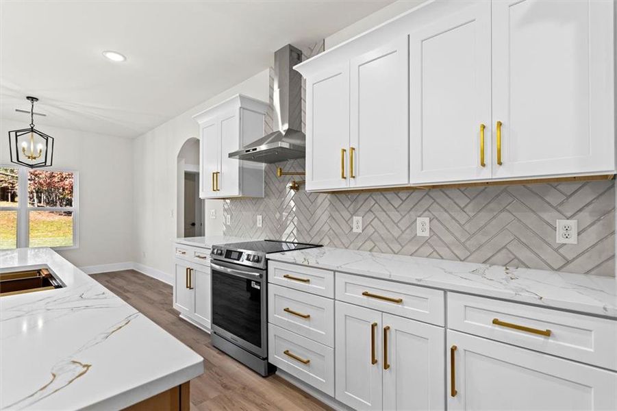 Furnished interior view inside a new home in , Gainesville (Image 11).