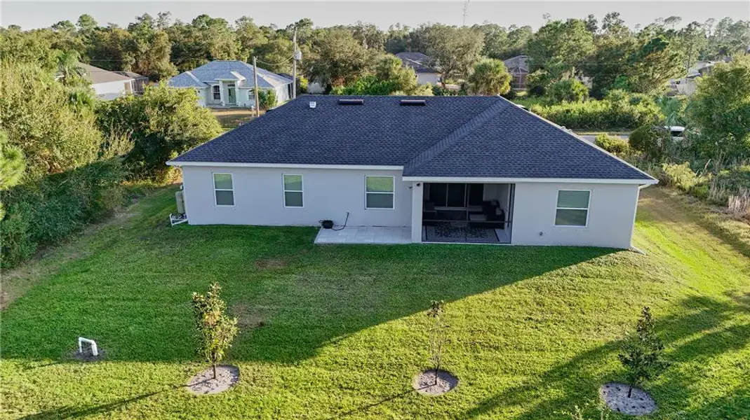 Exterior details and patio area of a home in , North Port (Image 4).