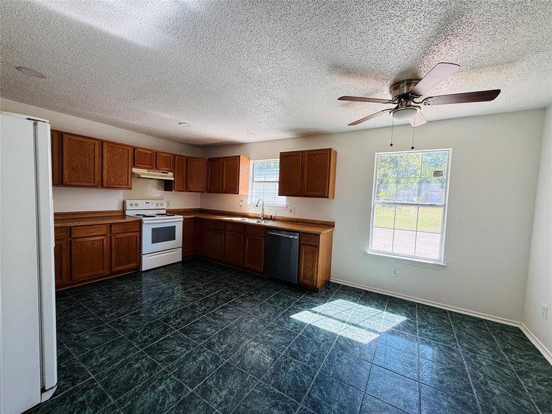 Spacious, unfurnished interior of a new home in , Paris (Image 10). Spacious, unfurnished interior of a new home in , Paris (Image 10).