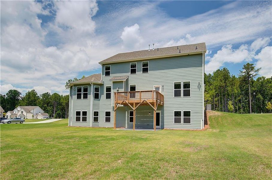 Exterior details and patio area of a home in Saddleridge, Senoia (Image 4).
