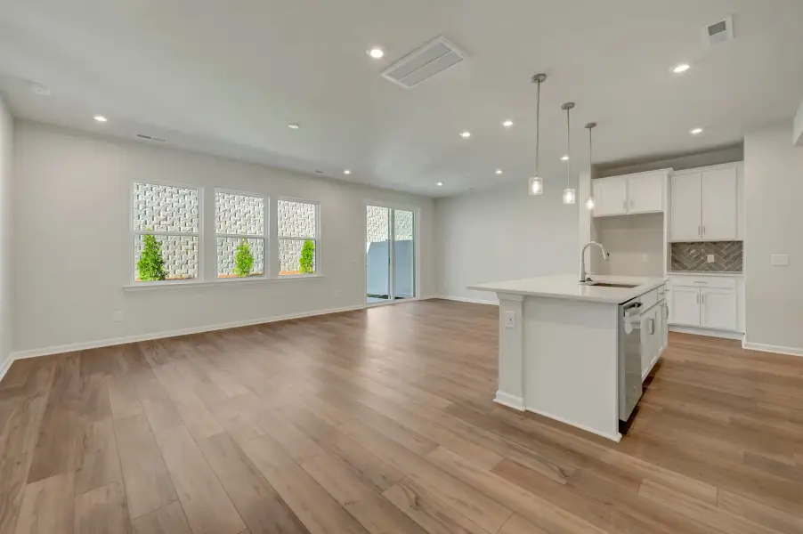 Spacious, unfurnished interior of a new home in Millstone, Cramerton (Image 17).