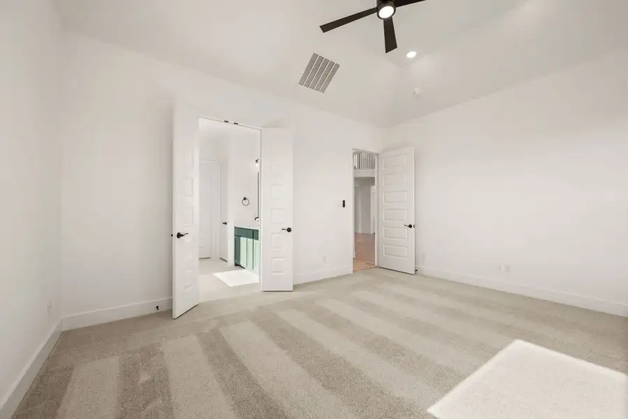 Spacious, unfurnished interior of a new home in Settlers Glen, New Fairview (Image 31).