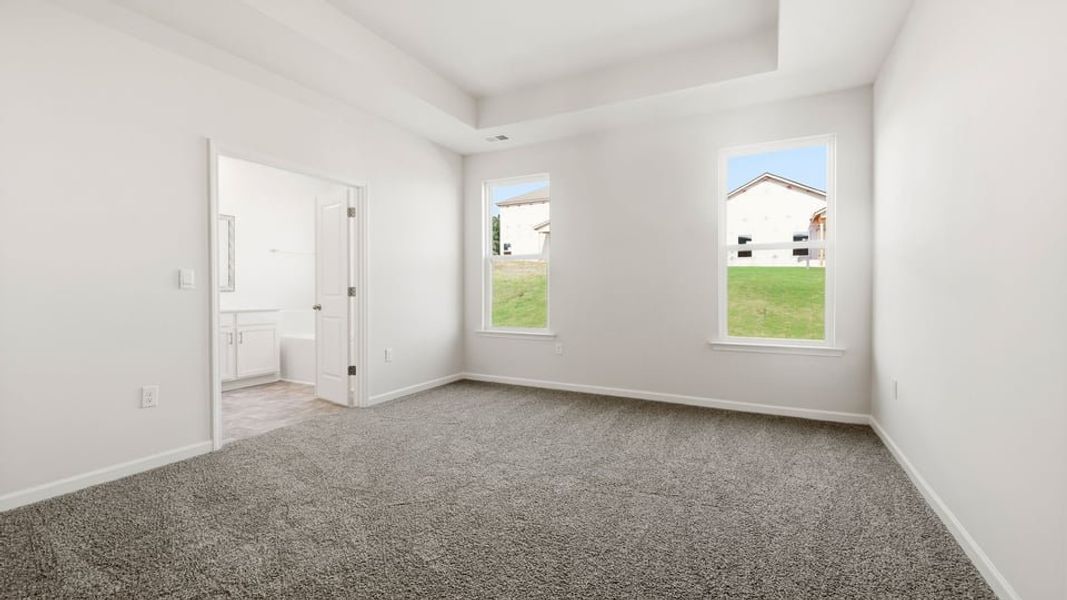 Spacious, unfurnished interior of a new home in Blue Ridge Trail, Fountain Inn (Image 32).