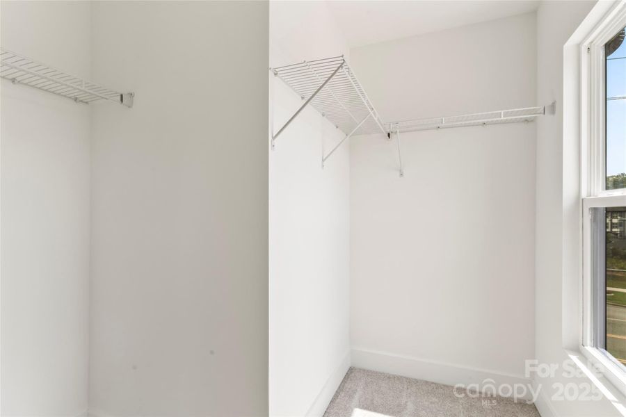 Spacious, unfurnished interior of a new home in , Fort Mill (Image 13).