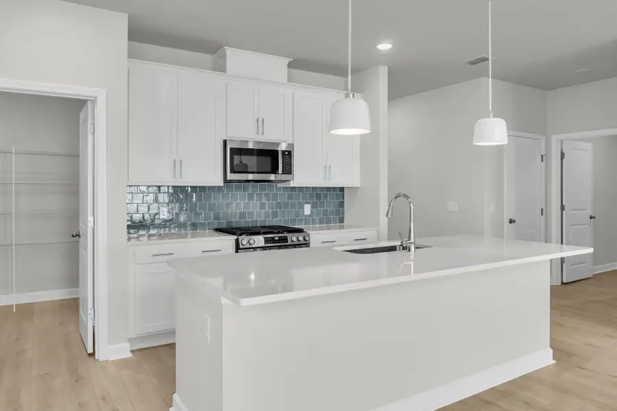 Similar Harrison floorplan. Features and finishes may vary. Similar Harrison floorplan. Features and finishes may vary.