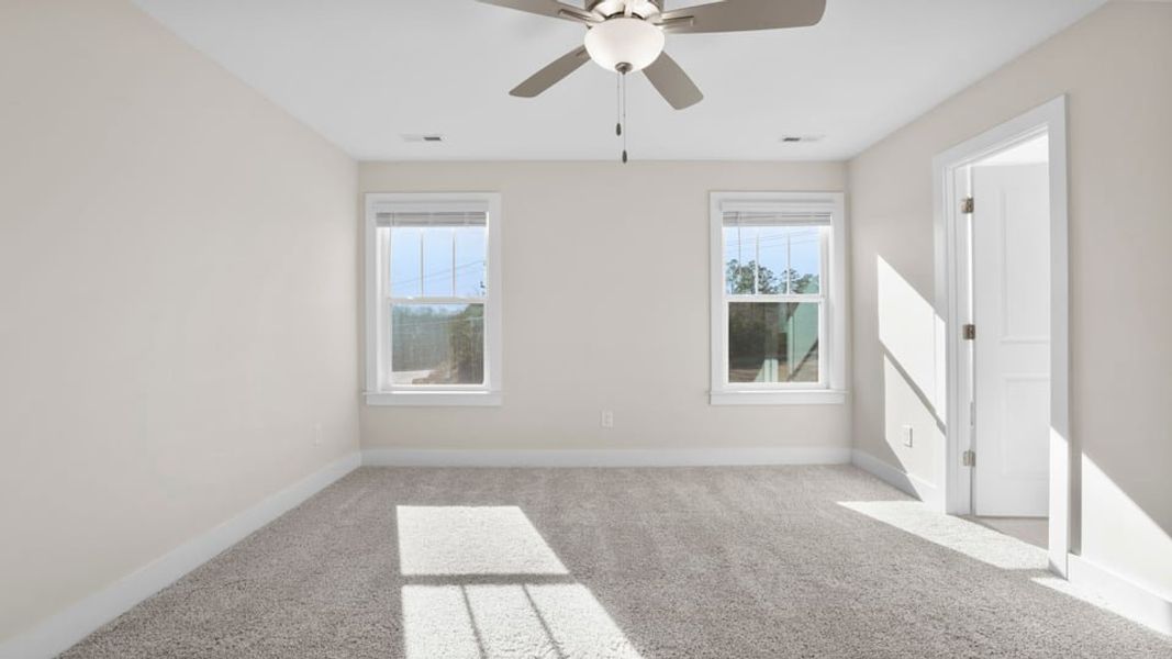 Spacious, unfurnished interior of a new home in Rutledge Estates, Woodruff (Image 27).