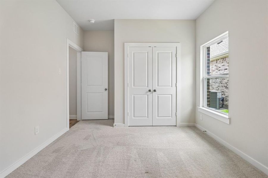 Spacious, unfurnished interior of a new home in Overland Grove, Forney (Image 26).