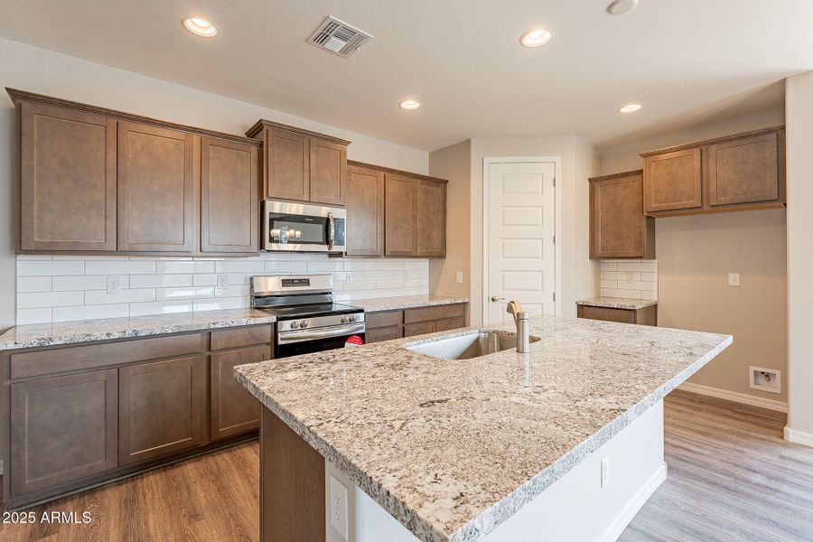 12-web-or-mls-Hilton-12 12-web-or-mls-Hilton-12