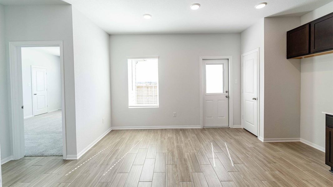 Spacious, unfurnished interior of a new home in Briarwood, Elgin (Image 10).