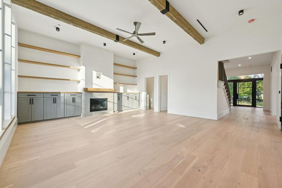Spacious, unfurnished interior of a new home in , Houston (Image 42).