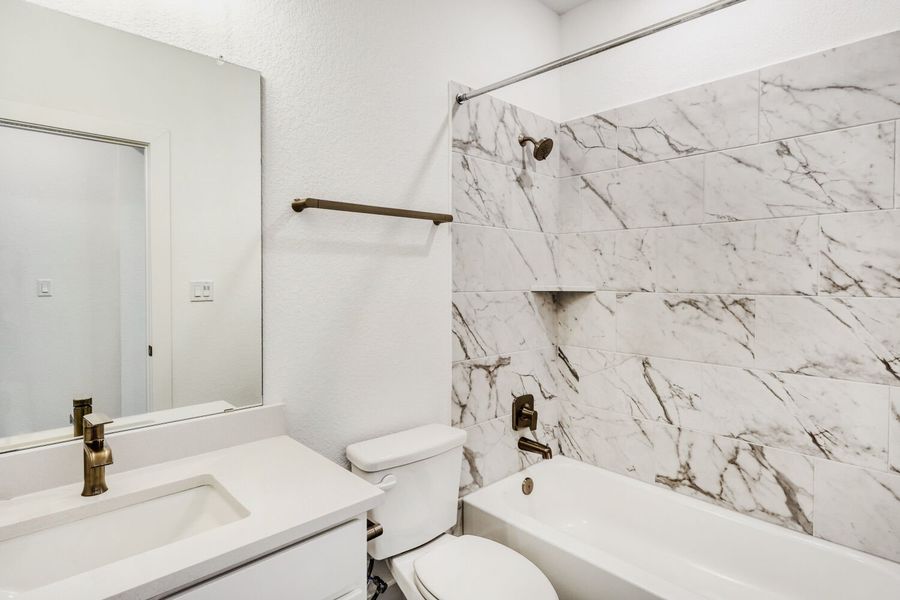 Furnished interior view inside a new home in Avery Centre, Round Rock (Image 10).