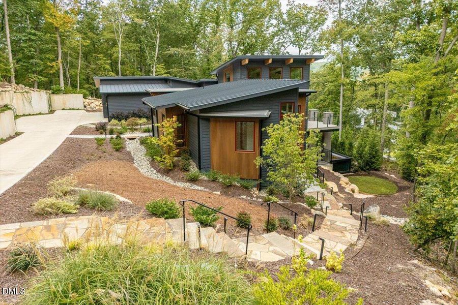 093-23930 Cherry-Drone 04