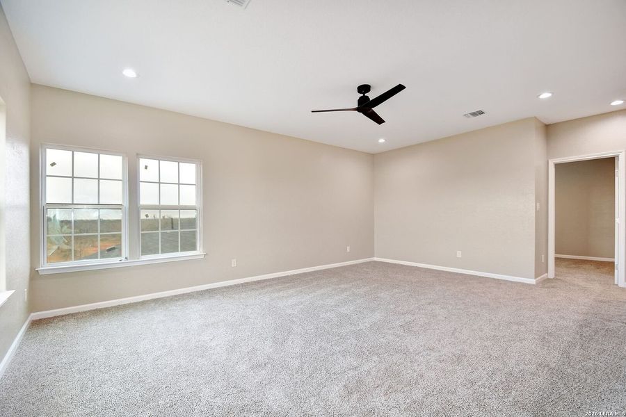 Spacious, unfurnished interior of a new home in , Moore (Image 20).
