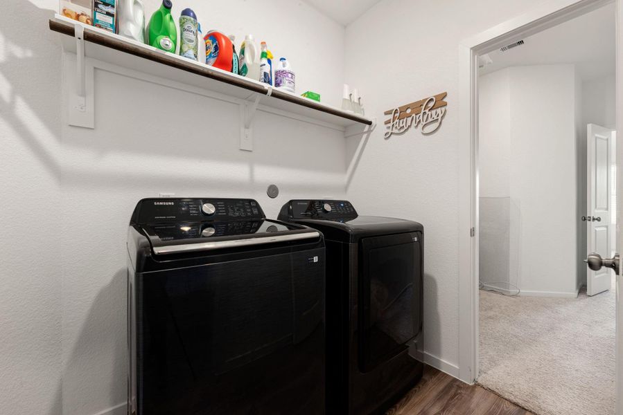 Close-up of interior finishes inside a home in , League City (Image 20).