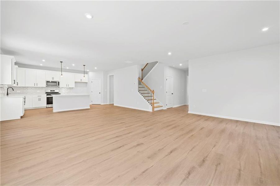Spacious, unfurnished interior of a new home in Briar Creek, Atlanta (Image 14). Spacious, unfurnished interior of a new home in Briar Creek, Atlanta (Image 14).