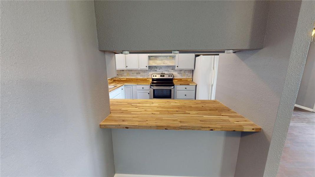 Image 23 of a home in . Image 23 of a home in .