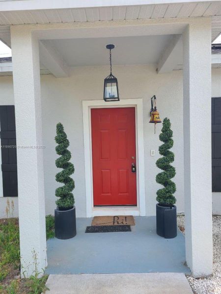 Exterior details and patio area of a home in , Ocala (Image 1). Exterior details and patio area of a home in , Ocala (Image 1).