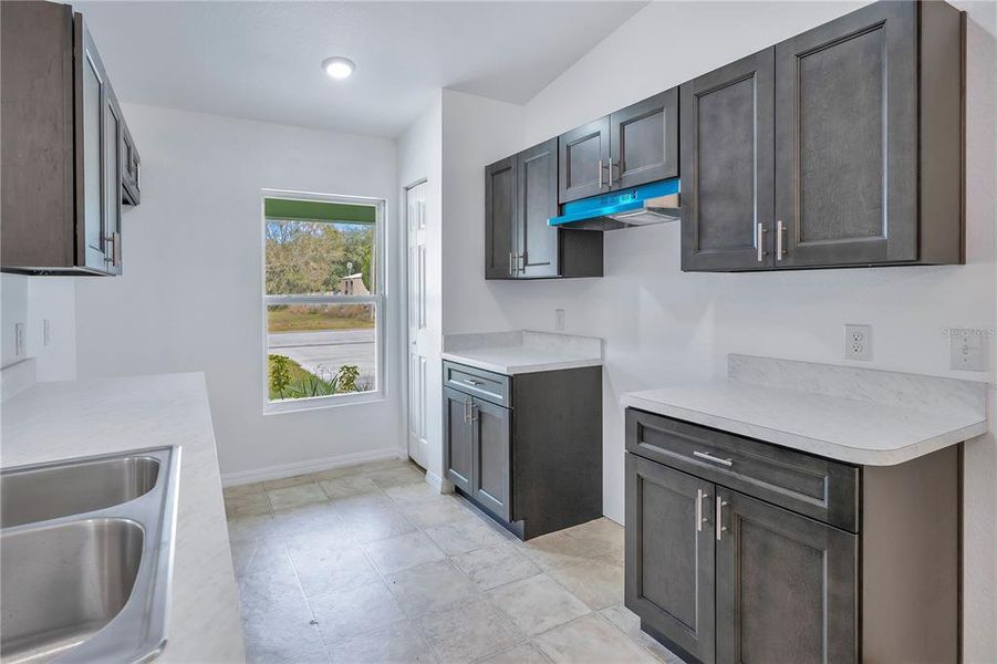 Furnished interior view inside a new home in , Lake Wales (Image 9).