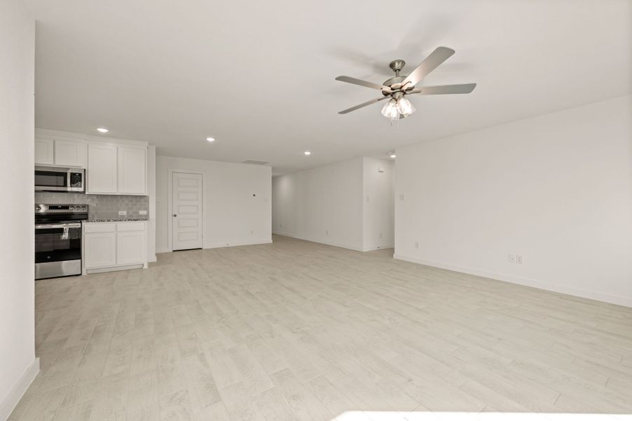 Spacious, unfurnished interior of a new home in Runaway Bay, Runaway Bay (Image 22).
