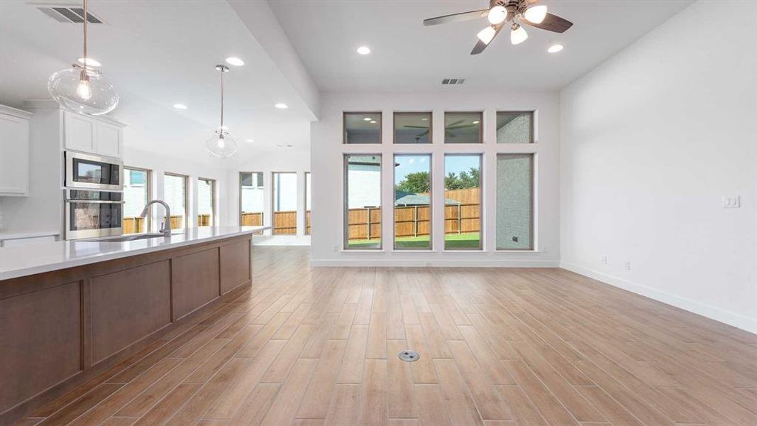 Spacious, unfurnished interior of a new home in The Heights At Uptown Celina 50', Celina (Image 15).